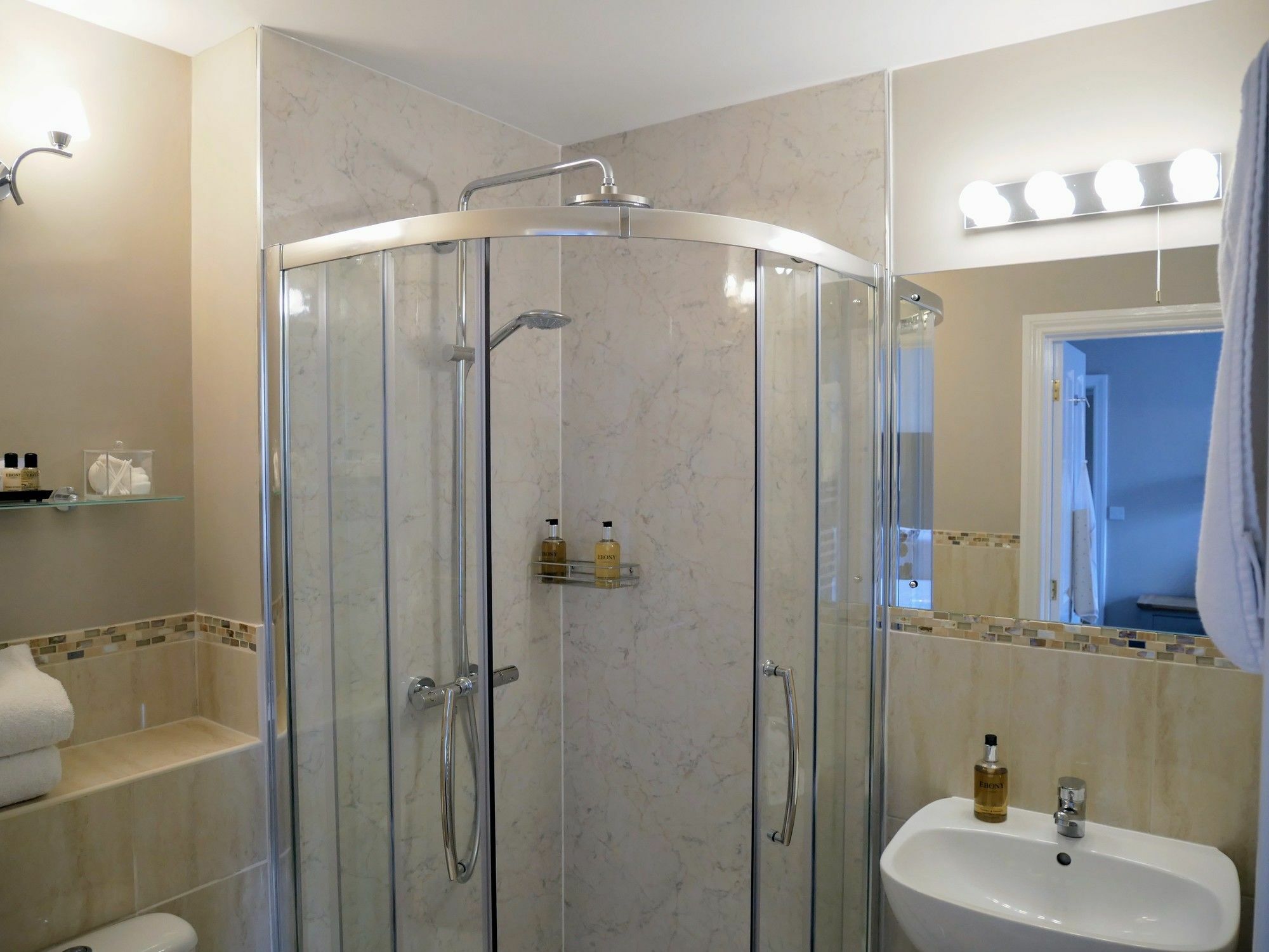 Peartree Serviced Apartments ساليزبري المظهر الخارجي الصورة
