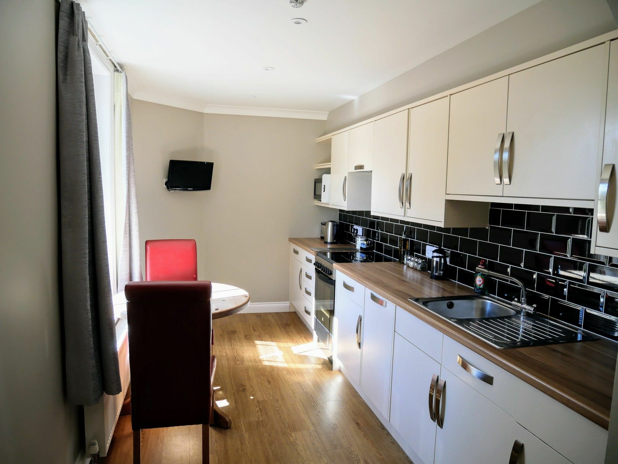 Peartree Serviced Apartments ساليزبري المظهر الخارجي الصورة