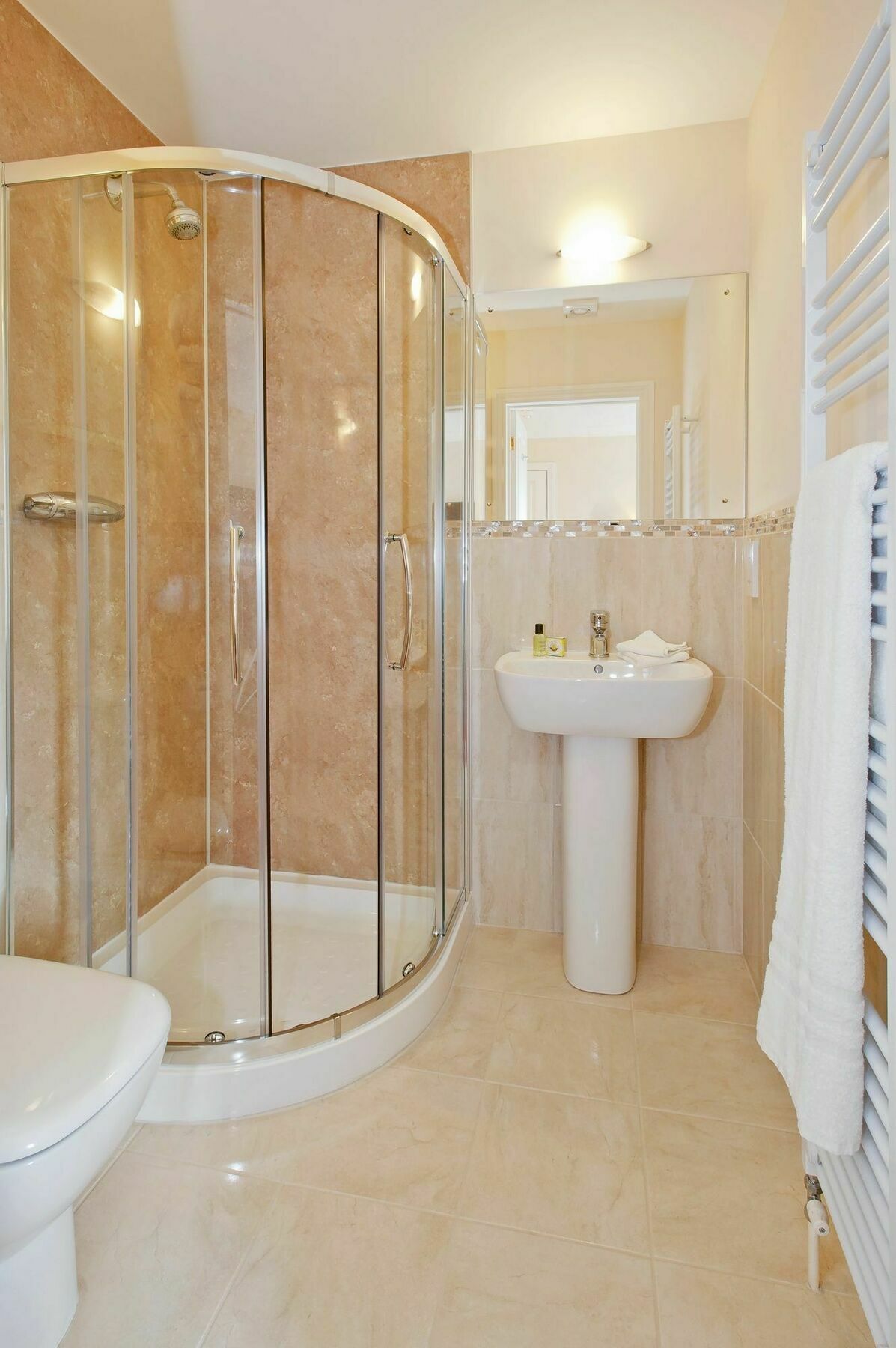 Peartree Serviced Apartments ساليزبري المظهر الخارجي الصورة